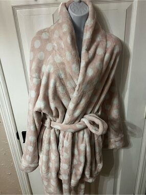 kate spade Pink and White Polka Dot Plush Robe
